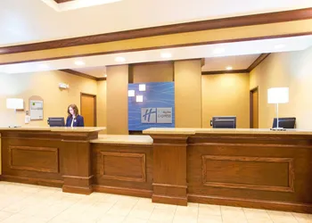Holiday Inn Express & Suites Mattoon by IHG hotel thumbnail 2