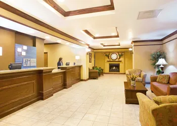 Holiday Inn Express & Suites Mattoon by IHG hotel thumbnail 3