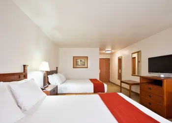 Holiday Inn Express & Suites Mattoon by IHG hotel thumbnail 8
