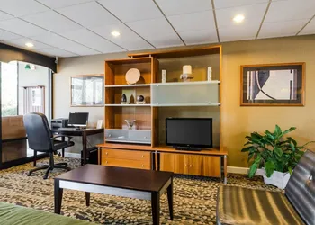 Quality Inn Troutville - Roanoke North hotel thumbnail 3