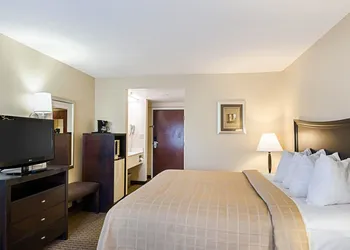 Quality Inn Troutville - Roanoke North hotel thumbnail 7