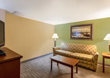 Holiday Inn Express & Suites Bradenton East-Lakewood Ranch by IHG hotel thumbnail 6