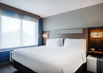 Holiday Inn Express & Suites Bradenton East-Lakewood Ranch by IHG hotel thumbnail 8