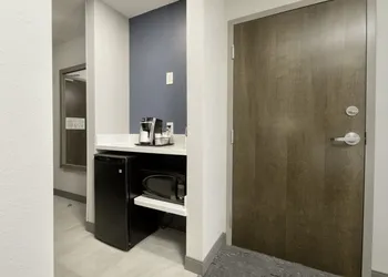 Holiday Inn Express Hotel & Suites FESTUS - SOUTH ST. LOUIS by IHG hotel thumbnail 4