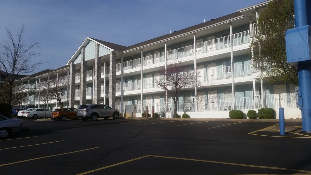Dutton Inn hotel detail image 2