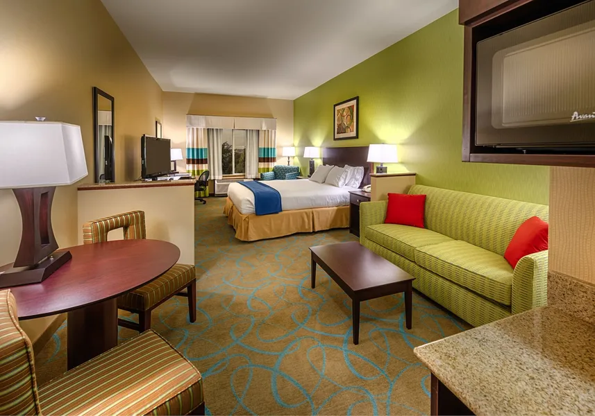 Holiday Inn Express Hotel & Suites Red Bluff-South Redding by IHG hotel detail image 2