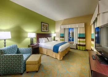 Holiday Inn Express Hotel & Suites Red Bluff-South Redding by IHG hotel thumbnail 3