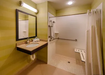 Holiday Inn Express Hotel & Suites Red Bluff-South Redding by IHG hotel thumbnail 4