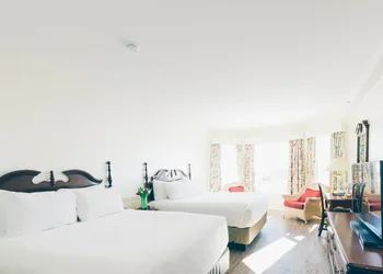 Loyalist Country Inn & Conference Centre hotel thumbnail 5