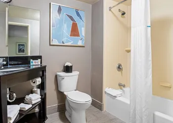 Comfort Inn Cadillac hotel thumbnail 6