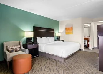 Comfort Inn Cadillac hotel thumbnail 8