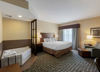 Best Western Plus Walkerton Hotel & Conference Centre hotel thumbnail 7