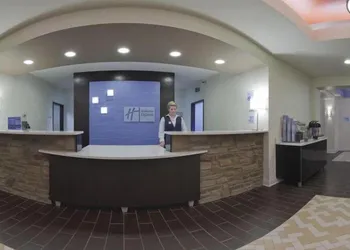 Holiday Inn Express Hotel & Suites Fulton by IHG hotel thumbnail 2