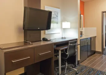 Holiday Inn Express Hotel & Suites Fulton by IHG hotel thumbnail 7