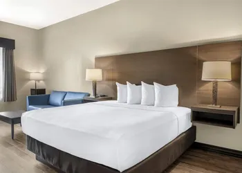 Best Western Plus Saint John Hotel & Suites hotel thumbnail 8