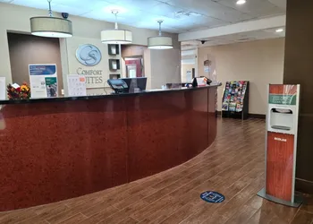 Comfort Suites Forsyth near I-75 hotel thumbnail 6