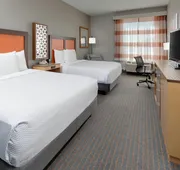 La Quinta Inn & Suites by Wyndham Dallas Love Field hotel detail image 5
