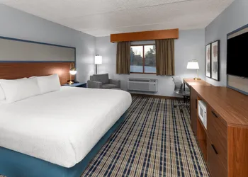 AmericInn by Wyndham Green Bay West hotel thumbnail 4