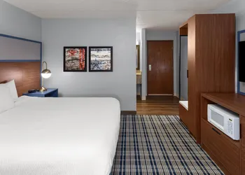 AmericInn by Wyndham Green Bay West hotel thumbnail 5