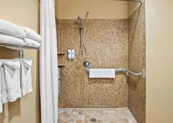Comfort Suites Frisco hotel thumbnail 5