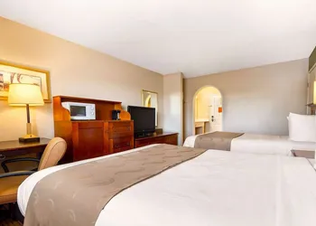 Auburn House Hotel hotel thumbnail 4