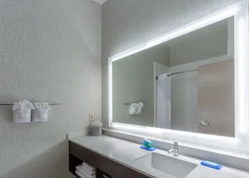 Holiday Inn Express Columbus - Ohio Expo Center by IHG hotel thumbnail 8