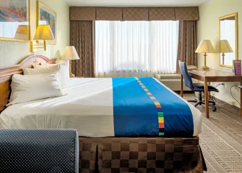 Park Inn by Radisson Sharon hotel thumbnail 7