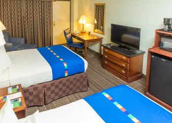 Park Inn by Radisson Sharon hotel thumbnail 8