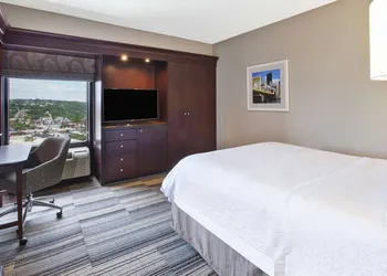 Hampton Inn Pittsburgh University/Medical Center hotel thumbnail 5