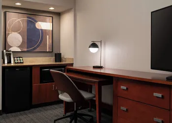 Courtyard by Marriott Bakersfield hotel thumbnail 7