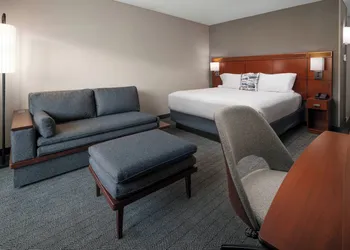 Courtyard by Marriott Bakersfield hotel thumbnail 8