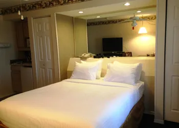 The Suites at Fall Creek hotel thumbnail 7