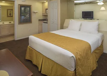 The Suites at Fall Creek hotel thumbnail 8