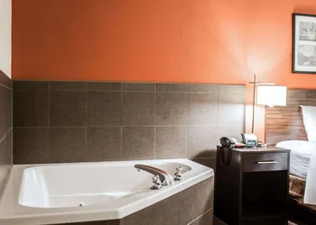 Sleep Inn & Suites Fort Campbell hotel thumbnail 6