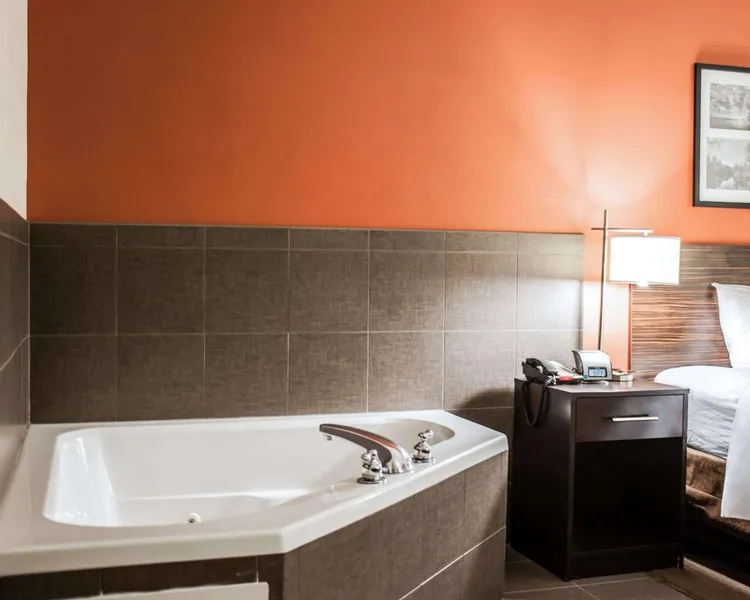 Sleep Inn & Suites Fort Campbell hotel detail image 6