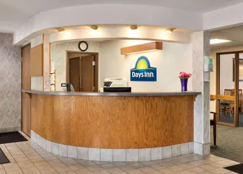 Days Inn by Wyndham Hurley hotel thumbnail 2