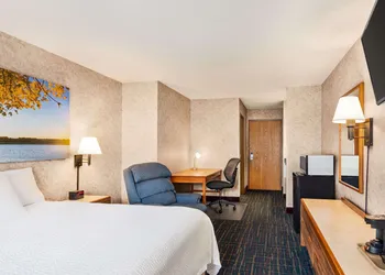 Days Inn by Wyndham Hurley hotel thumbnail 7