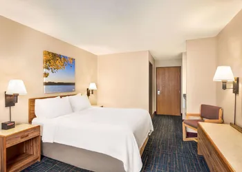 Days Inn by Wyndham Hurley hotel thumbnail 8