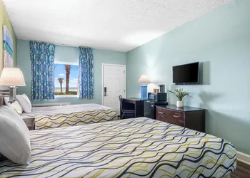 Boardwalk Beach Hotel hotel thumbnail 4