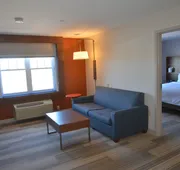 Holiday Inn Express & Suites Rochester by IHG hotel detail image 3