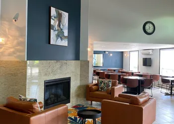 Super 8 by Wyndham Lachenaie/Terrebonne hotel thumbnail 4