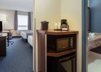 Super 8 by Wyndham Lachenaie/Terrebonne hotel thumbnail 8