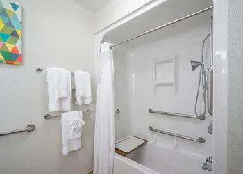 Holiday Inn Express & Suites Quakertown - Allentown Area by IHG hotel thumbnail 2