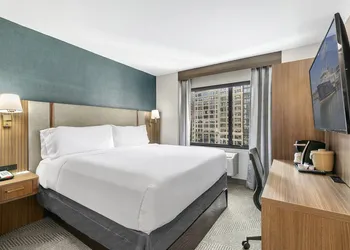 Holiday Inn Manhattan 6th Ave - Chelsea by IHG hotel thumbnail 4