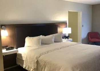 Hampton Inn McHenry hotel thumbnail 7