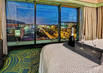 SpringHill Suites Marriott Norfolk Old Dominion University hotel thumbnail 4