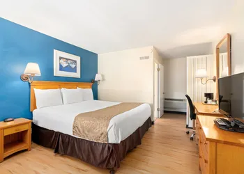 Skylark Shores Resort hotel thumbnail 5