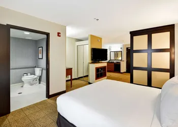 Hyatt Place Chicago/Naperville/Warrenville hotel thumbnail 6