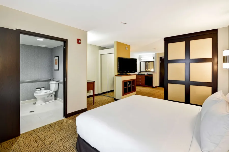 Hyatt Place Chicago/Naperville/Warrenville hotel detail image 6