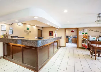 Quality Inn - Storm Lake hotel thumbnail 2
